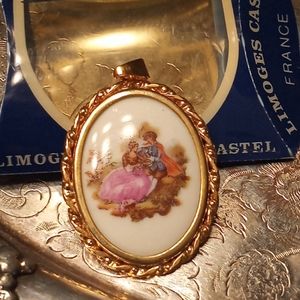 ❤🥰💋 vintage Limoges pendant